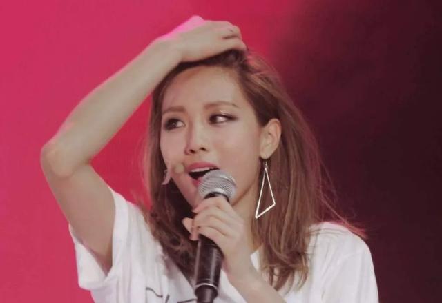 「鹿晗」《乘风破浪》最惨姐姐!韩国出道未火,带队友来节目自己先被淘汰