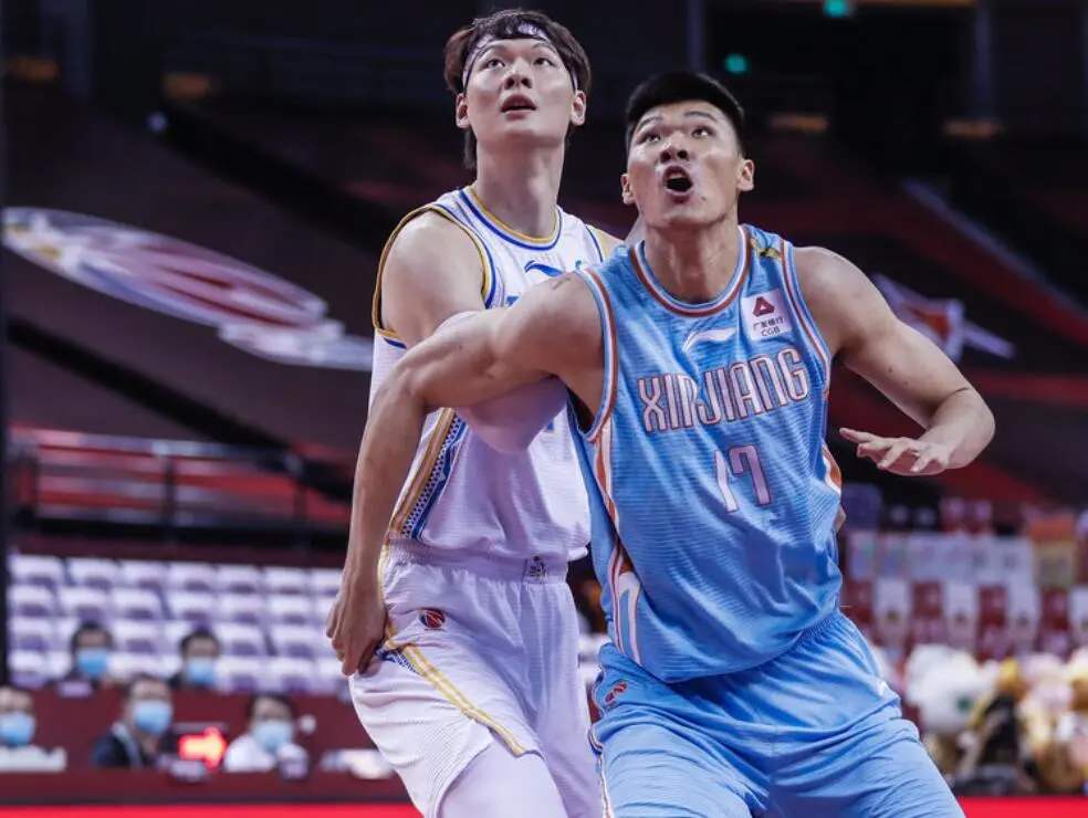 新疆男篮|新疆男篮彻底“崩了”！四大主力集体离队，周琦“统治CBA”终成笑话