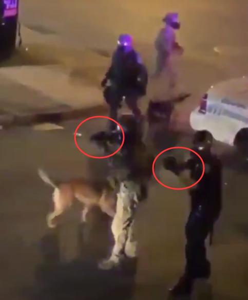 #美国#美国黑人开车冲击军队防线,车轮碾过倒地警察,武装士兵开枪还击