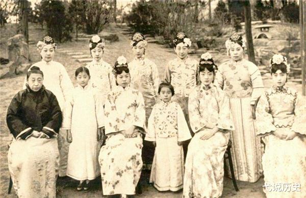 弋说历史|男子娶了个工厂女工,总觉得妻子不简单,6年后才知她的真实身份