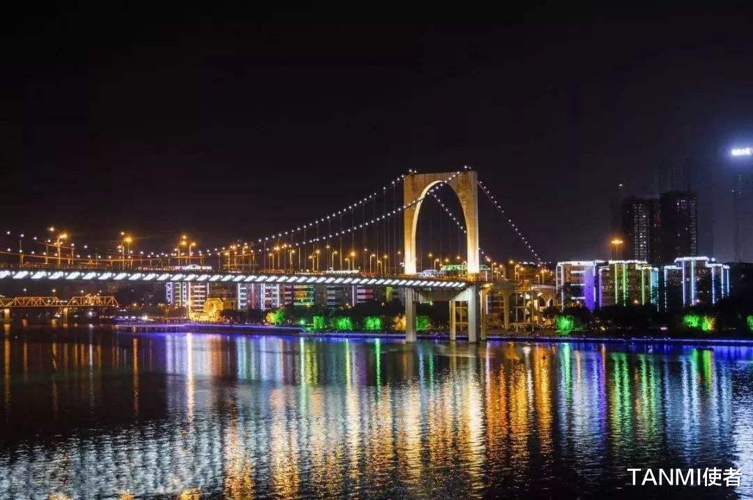 [香港]广西柳州：百里柳江夜景如梦似幻，是外滩跟漓江的完美结合