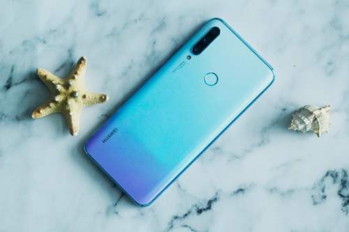 背面三摄＋128G内存，1299元的华为畅享10 plus堪称老年机首选！