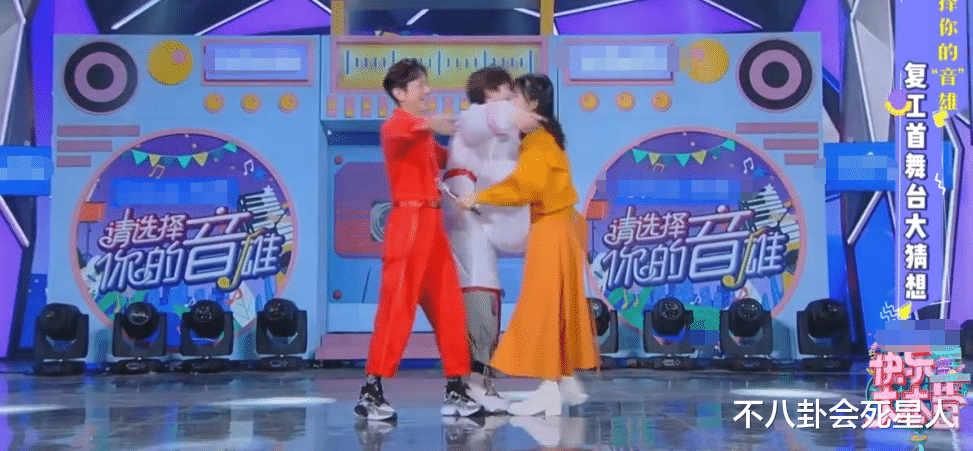 #谢娜#《快本》谢娜又双标？对千玺礼待有加，却冷淡回应张雨剑只说一字