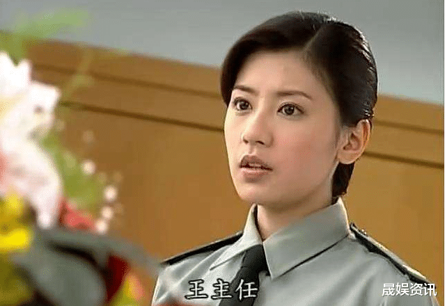 「徐静蕾」她是徐静蕾贾静雯的大学同学，长得最丑成名最晚 ，但是红的却最久