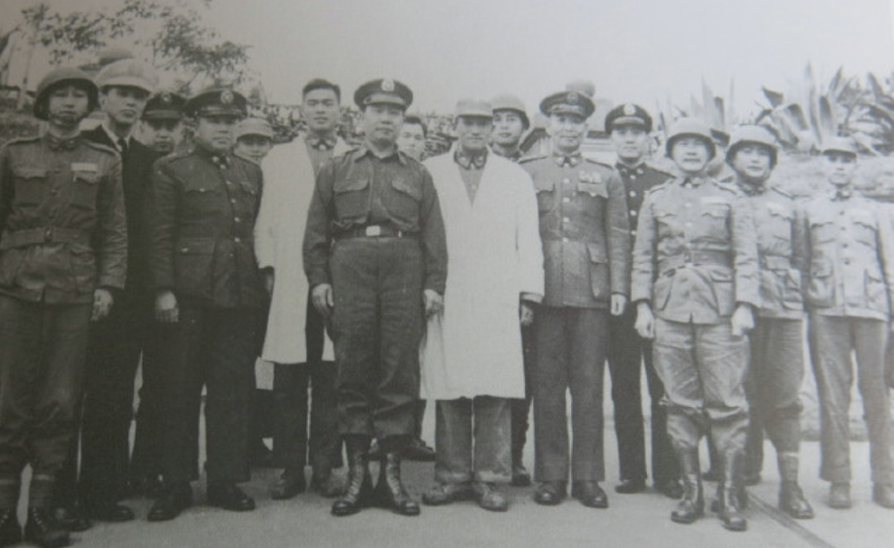 【刽子手】1976年端午节，悍将胡琏拿出家谱，对儿孙们说：我有一个心愿