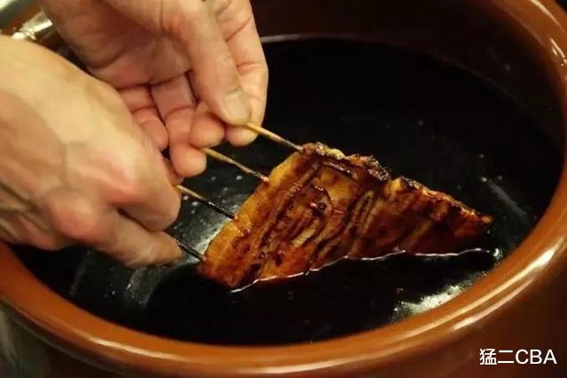 鳗鱼饭|在日本，一流的鳗鱼饭是什么样的？
