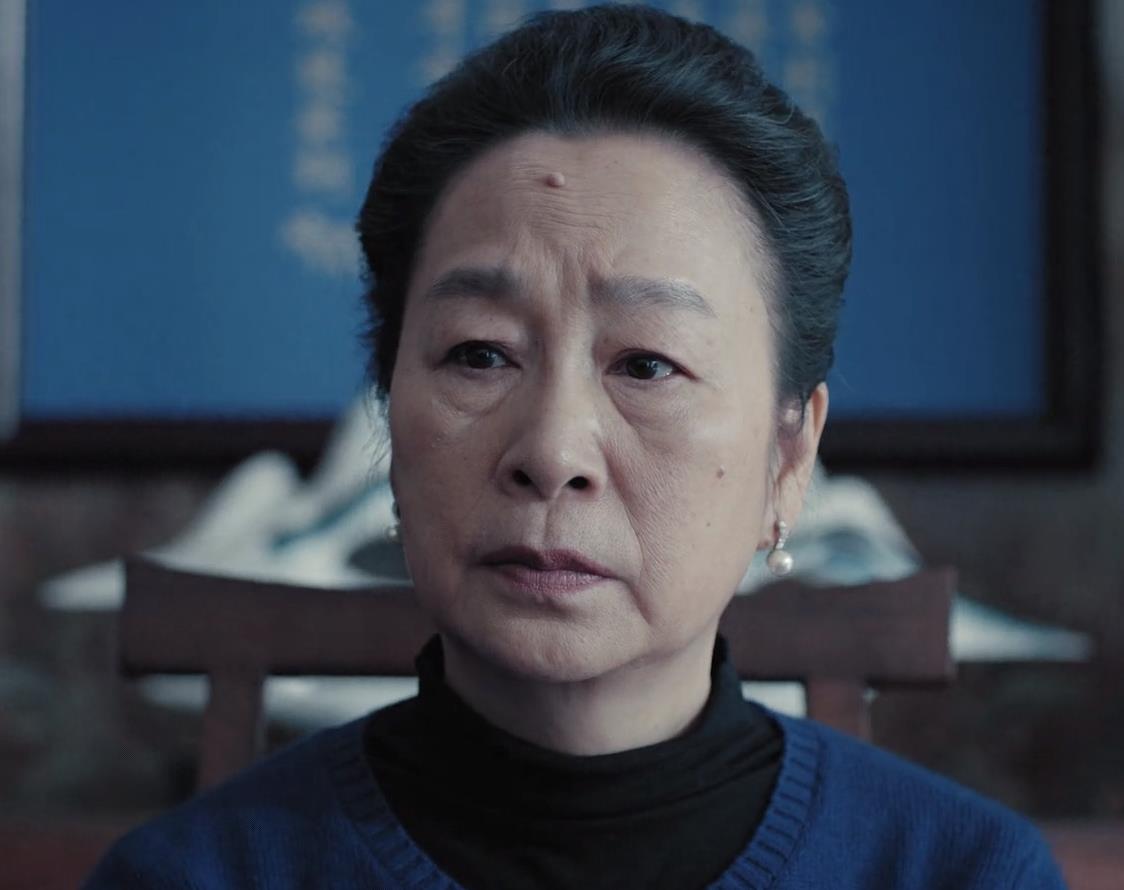 谢宁：《燃烧》谁是内鬼？周伟隐藏20年，儿子周浩宇惨死，让他悔不当初