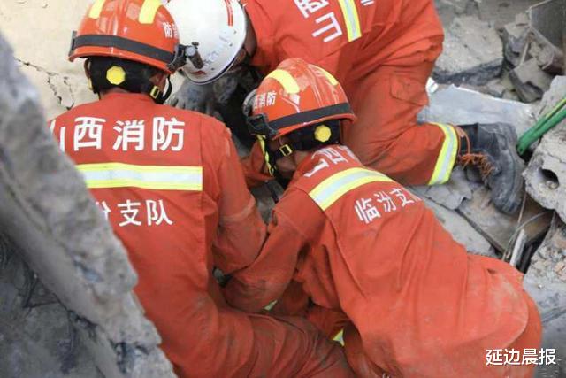 |山西坍塌饭店幸存者家属：孙子第一个发现不对，逃命没拽住母亲手