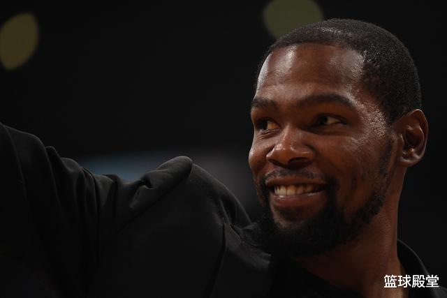 [凯文·杜兰特]杜兰特是真暖！当朋友哭泣，其送上最真诚鼓励，最终如愿获总冠军