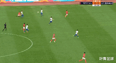 广州恒大|李霄鹏神换人：21岁锋霸出场，压着恒大猛攻！74秒后全队疯狂