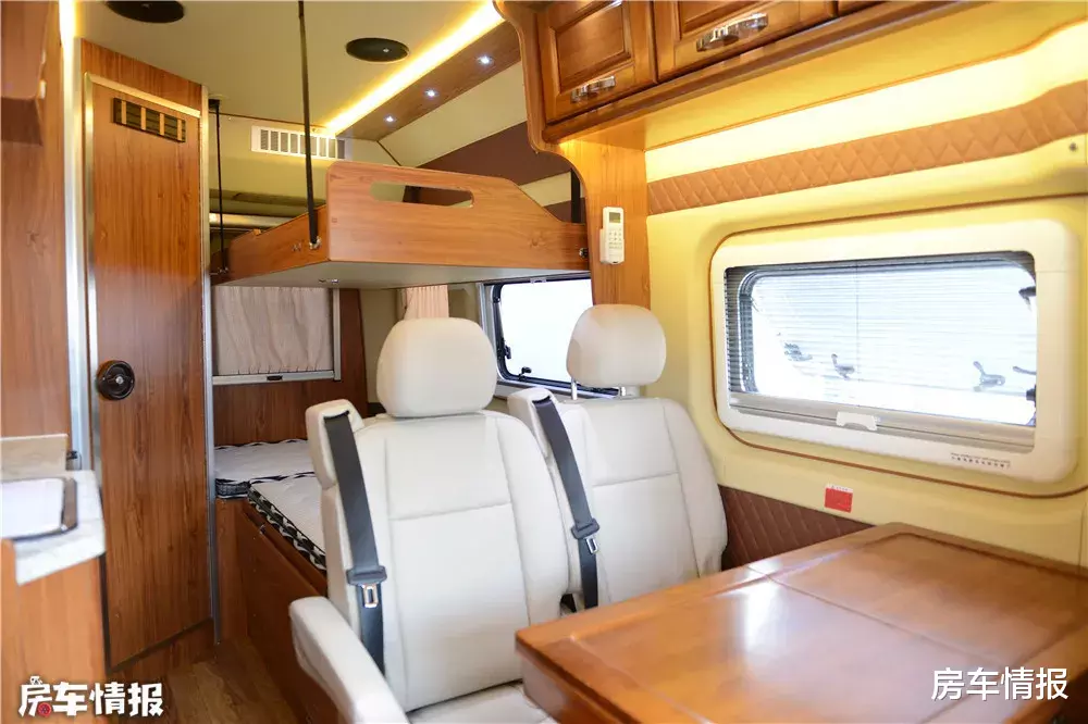 『房车』这款20万级房车不一般，比亚迪48V电路空调随便开，C2本就能驾驶