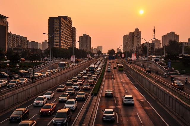 买车|交警提示:开车请关闭它,它是一只“油耗子”,能偷走25%的油