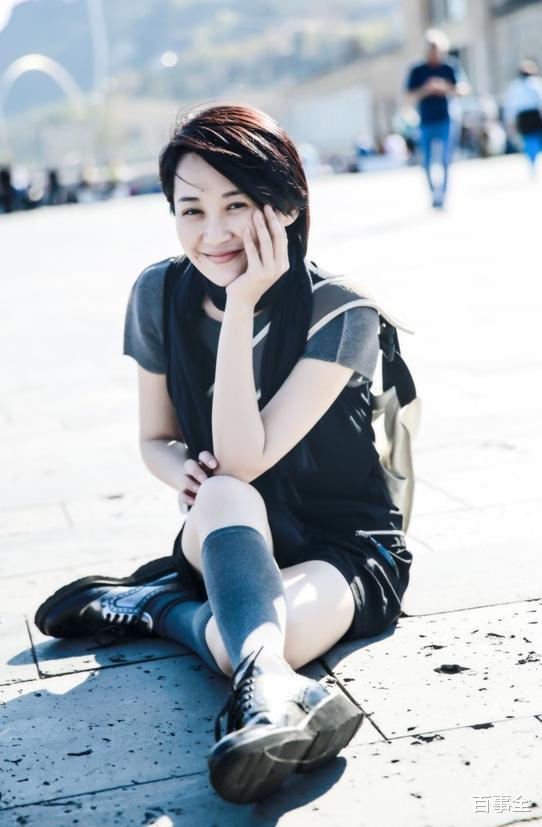 许晴|51岁许晴泳照曝出,身材火辣颜值出众,她可不只是空有一副好皮囊