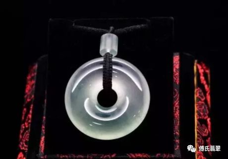 「」翡翠平安扣，翡翠无事牌，自古以来就是个好东西！