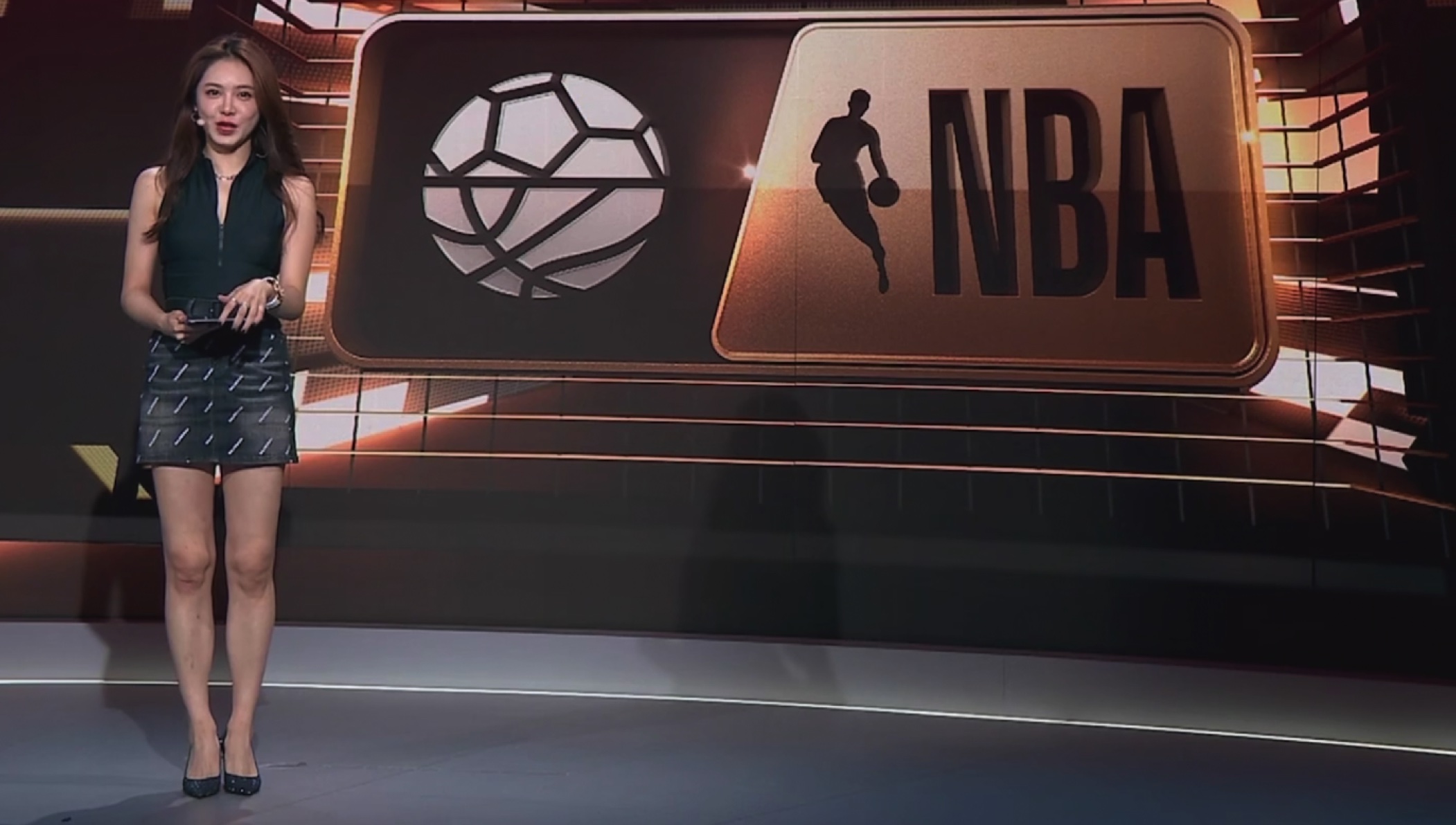 湖人队|湖人西决出现中文字，球迷都被“骗”了，原来NBA区别对待！