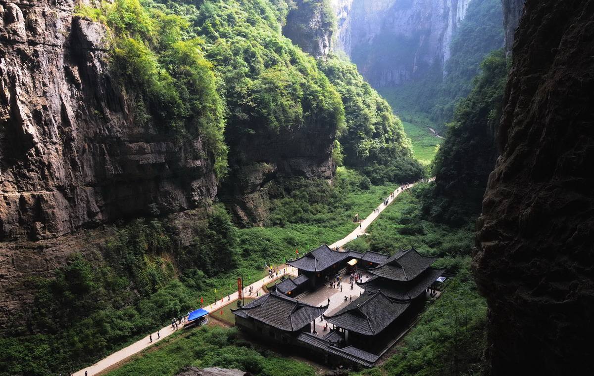 「武隆」一次可以游览3个5A景区的旅游区，因为实在太美，门票再贵也要来