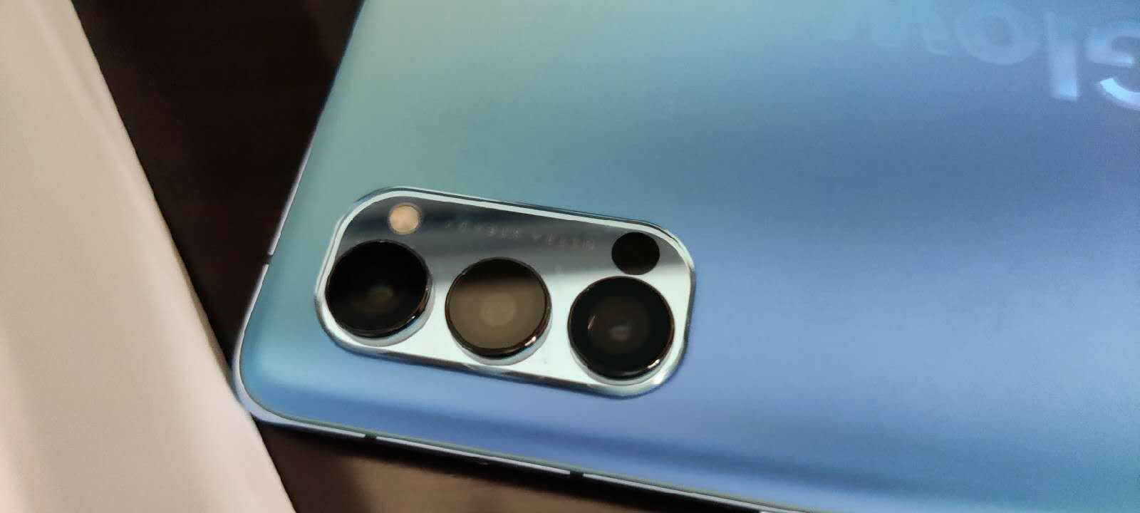 OPPO|线上无人问津，线下无人不知？OPPO Peno4 Pro中端机，有颜又有料