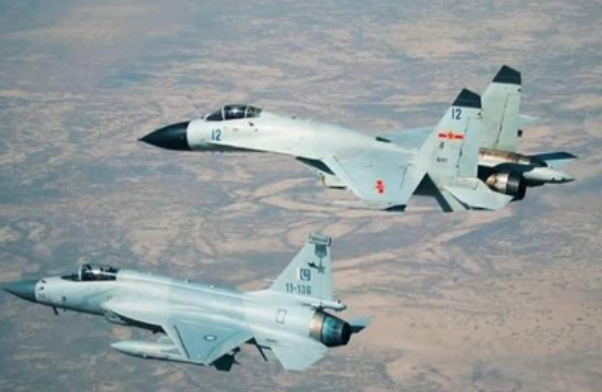 印度|大批歼10C进入巴方机场？无论消息是否属实，印度已开始担忧被轰炸