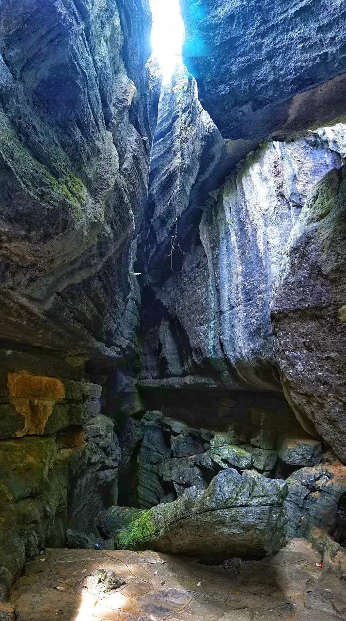 石林|中国又一“仙境天路”横空出世！左手天堂右手地狱，一路景点门票全免！