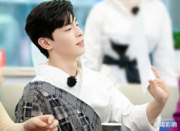 电视剧：《香蜜》2年后邓伦成“综艺常客”，罗云熙新剧热播，境遇大不同