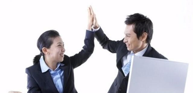 |在同事面前，什么都能炫耀，唯独要在3件事上装傻，这才是聪明人