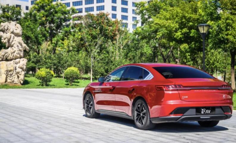 比亚迪汉ev|首搭刀片电池，累计交付仅1300台，比亚迪汉EV为何卖不动？