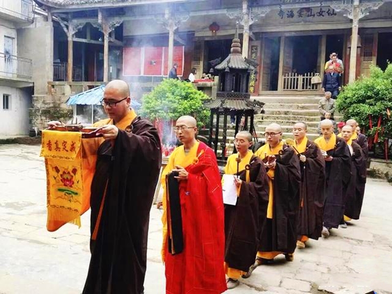 趣观历史|达州一古寺研究生扎堆，平均年龄29岁，父母赶来规劝仍坚持出家