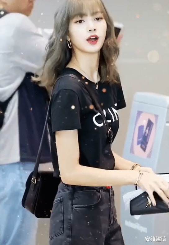 [lisa]Lisa被造型师坑了？故意把腮红涂成一坨，却意外带火“醉酒妆”