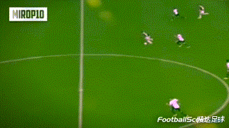 鲁尼▲27岁曼联天才堕落原因曝光!被鲁尼批评生活作风,8年只打进19球