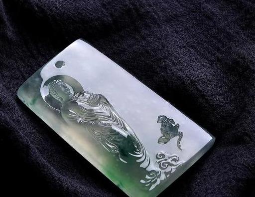 冰种翡翠@冰种翡翠雪花棉片料，起货释迦佛大牌，直接看实物太漂亮了！