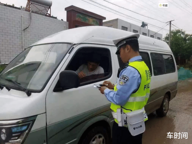 「面包车」面包车拉货不行，拉人也不行，车主怒问交警：那它能干啥？