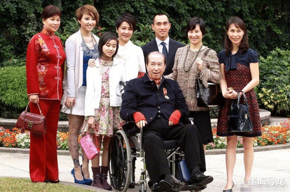 『何鸿燊』赌王何鸿燊去世，何超琼受访表示家人共理后事，家谱公开大房没落