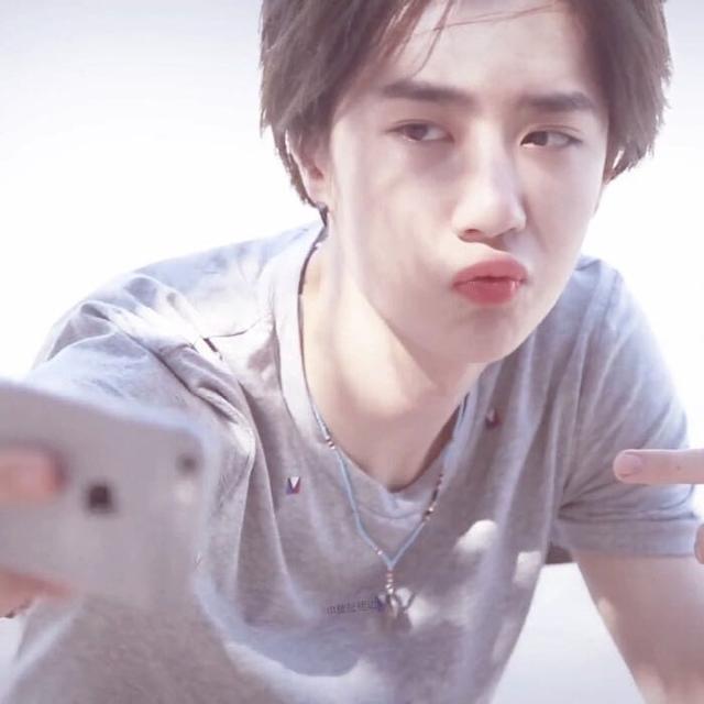 王一博|UNIQ名存实亡后，无依无靠的王一博才明白，天天向上对自己多重要