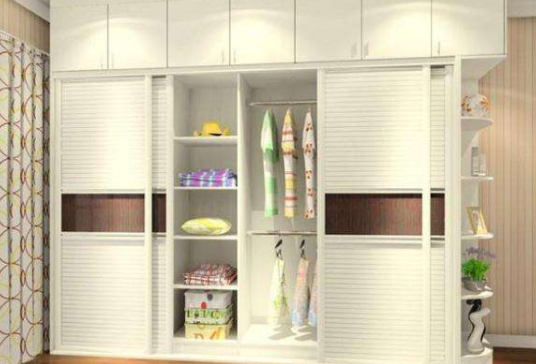 |衣柜别再傻傻做顶柜了,老师傅都是这样做的,后悔我家装早了!