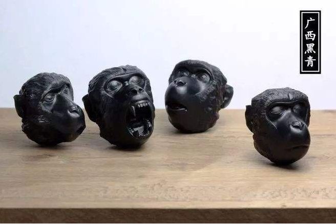 翡翠|你所以为其貌不扬的黑色系玉石，成品却大放异彩，快来欣赏一下吧