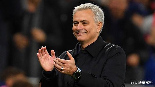 英超|0-1爆冷！英超第4惨遭淘汰出局，穆里尼奥一夜收3份大礼