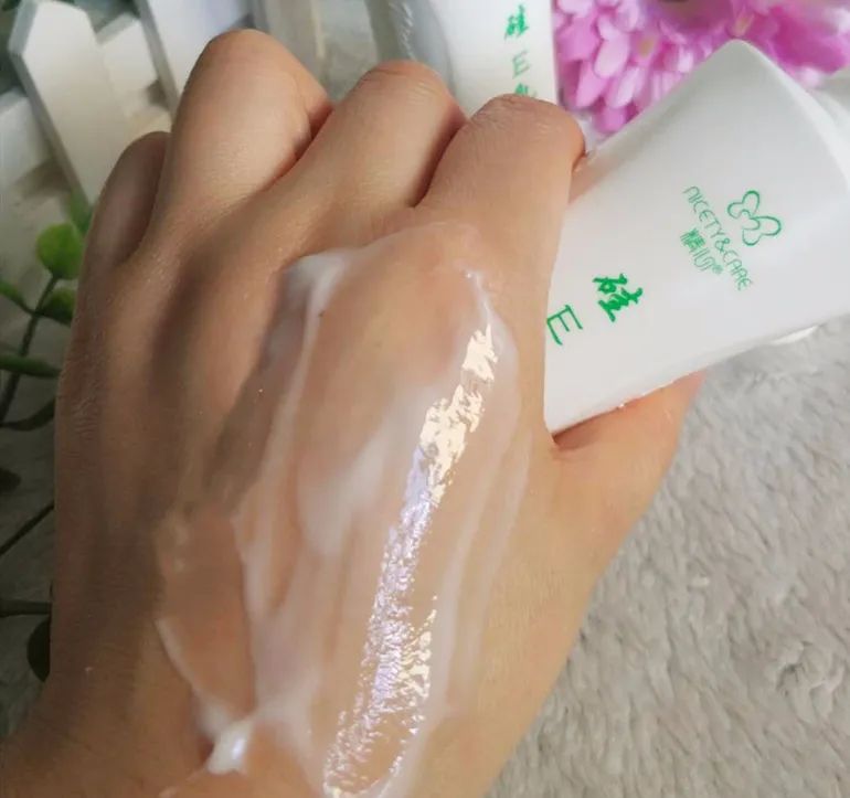 药妆：一周扎900次美容针的狠人姐姐，现在每天护肤只花2毛钱？