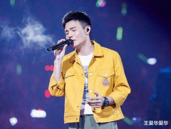 李荣浩|他发挥着偶像的作用,歌单里有他单曲循环百听不厌的作品