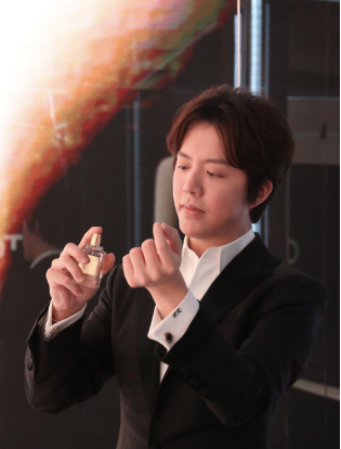 「李云迪」李云迪也是动森重度患者？钢琴大师实为中二少年