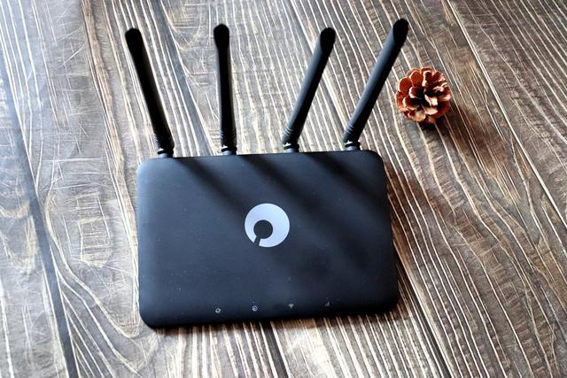 微信|告别价格高昂的商用宽带，可以带着网络走的蒲公英X4C路由器