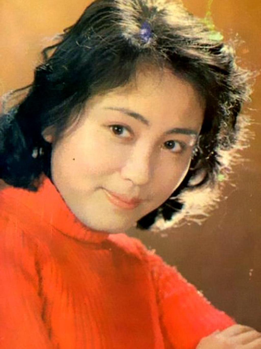 「迟志强」她是八十年代长影女星，与迟志强是知心好友，25岁时遗憾退出影坛