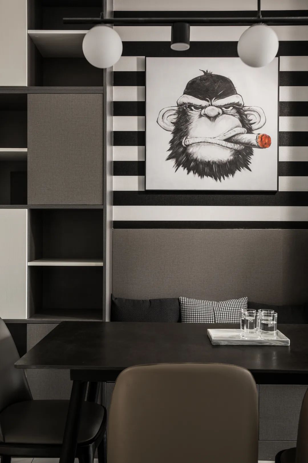 ▲114㎡现代极简风，精致的高级灰，营造出硬朗的舒适