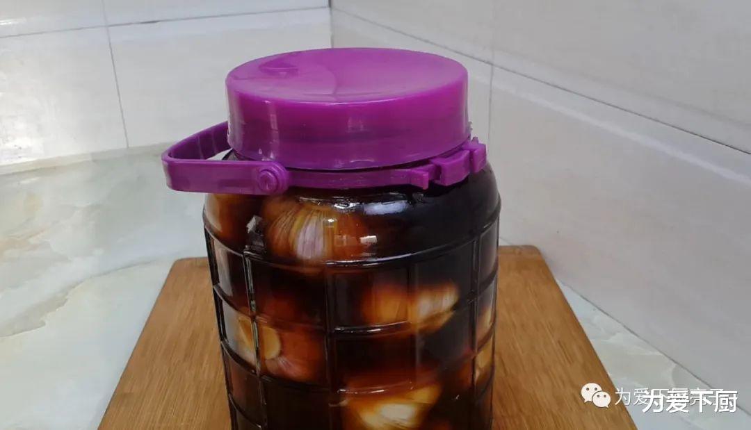 []糖醋蒜这做法才正宗，掌握配方比例，一次做四斤，吃半年也不怕坏