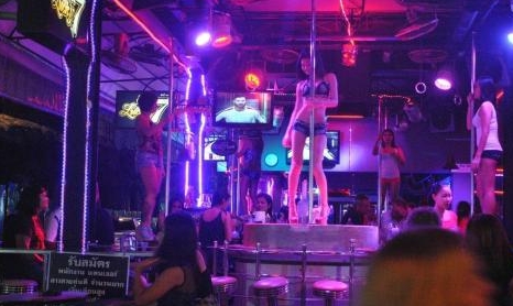 泰国|为什么泰国酒吧二楼不能进?游客道出实情,直呼进去就“腿软”