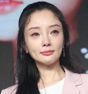 贾乃亮|贾乃亮新女友完爆李小璐？爱情哪有谁输谁赢，从来都是两败俱伤