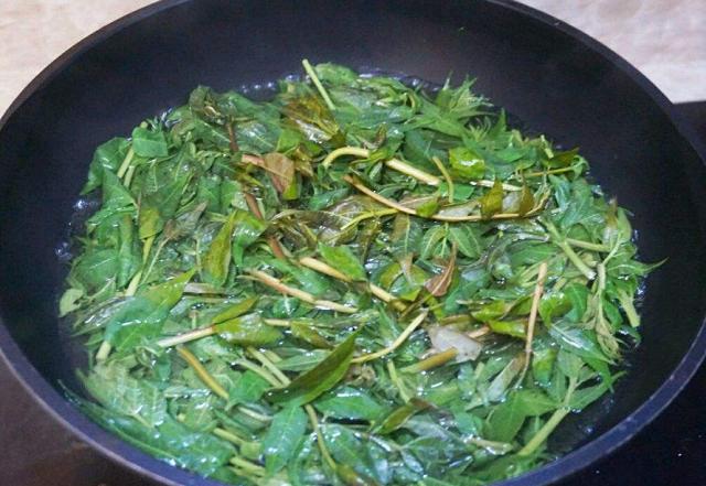 菠菜|4种“焯水后才能吃”的蔬菜，厨师：再懒也不能省去这1步！