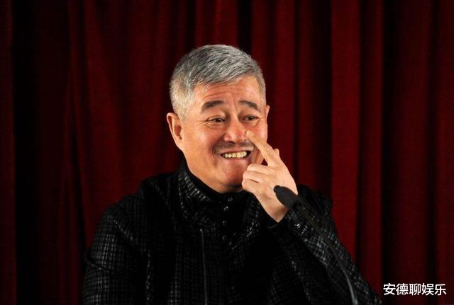 『杨树林』杨树林：赵本山的痴情徒弟，独自带女儿，等待妻子胖丫出狱