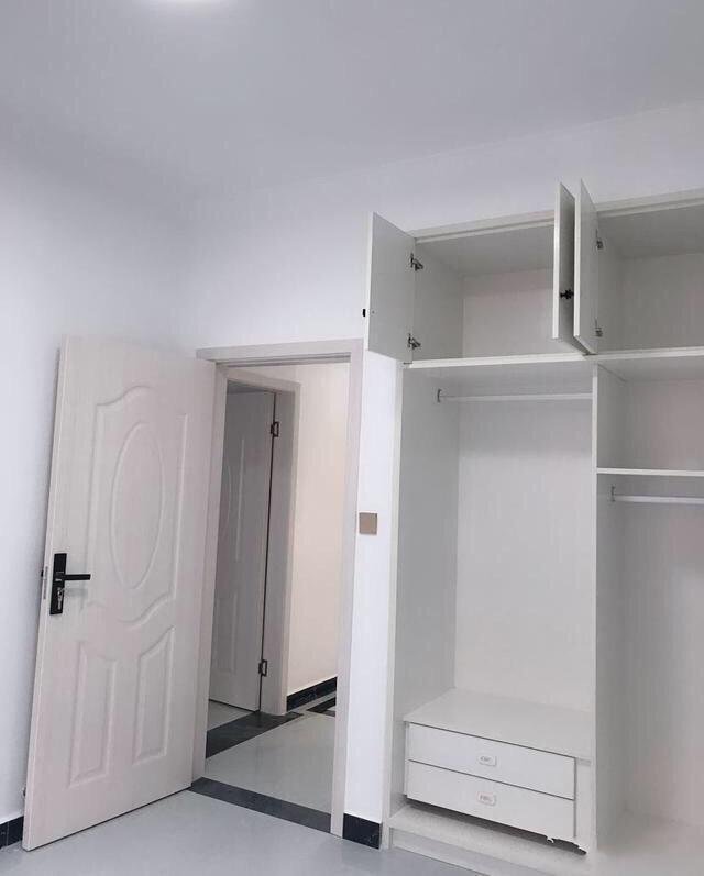 @老公坚持在过道打柜子!一进屋被迷住了,电视墙真心喜欢,谁见过