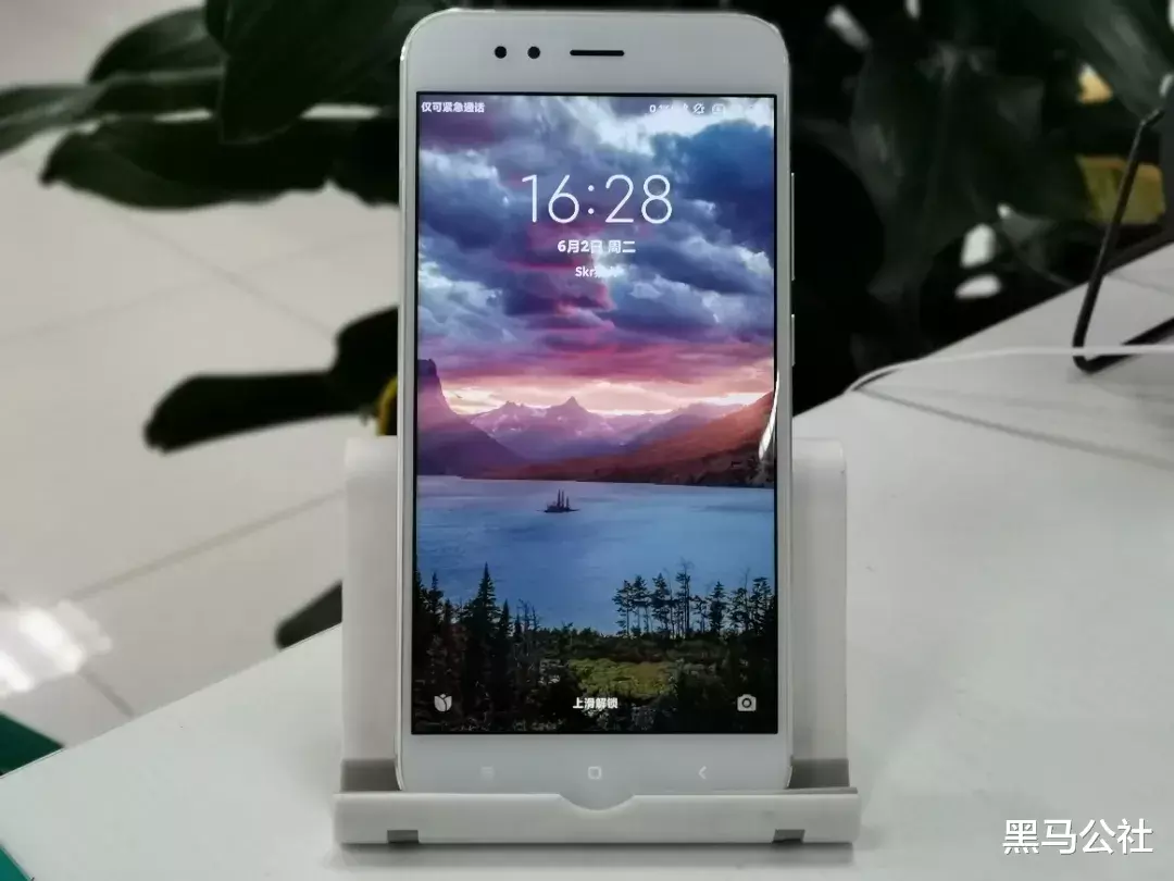 [壁纸]一张壁纸让安卓机集体崩溃，看看你的手机中招没！