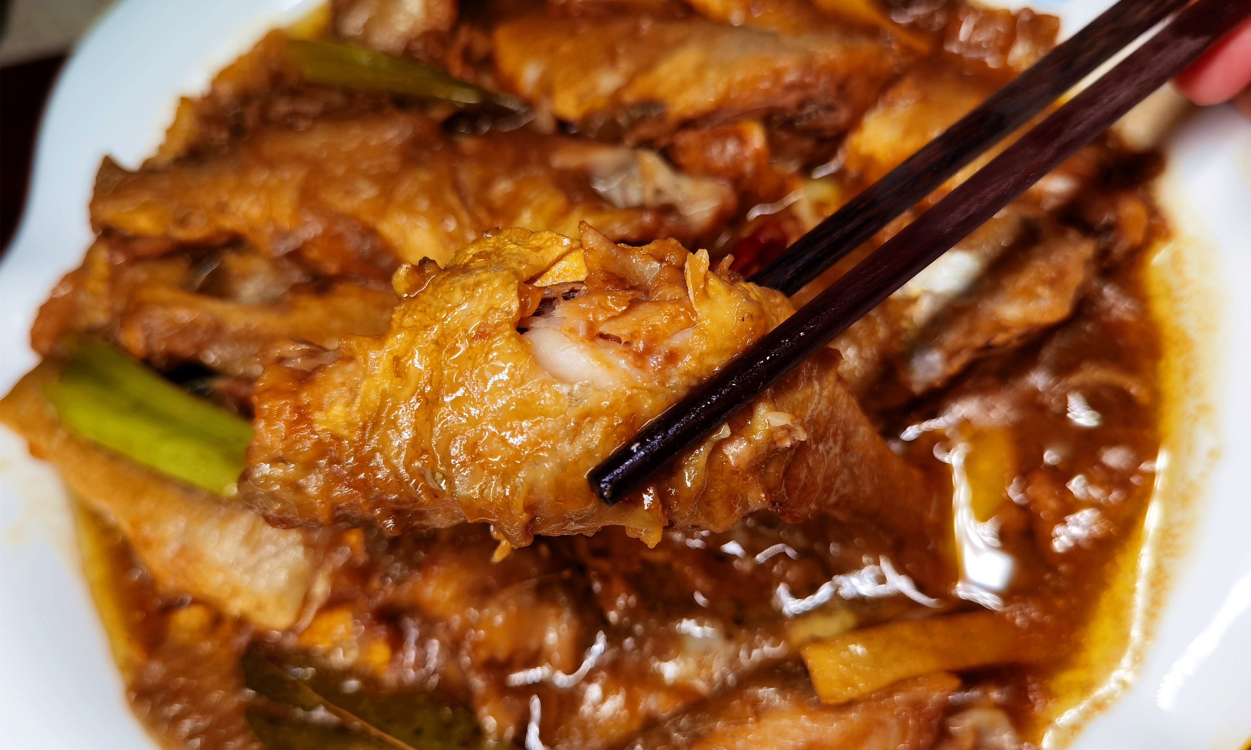 黄花鱼|入秋后，遇到此鱼别手软，8块钱1斤，营养极高，炖一锅香到舔盘子